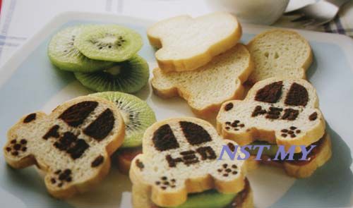 Japan Import Tomica Car Shaped Bread/Toast Mould+Stencil Set