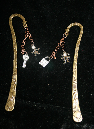 Key and Lock couples 3D Book mark